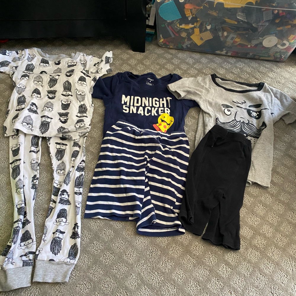 Boys size 5 pajamas
